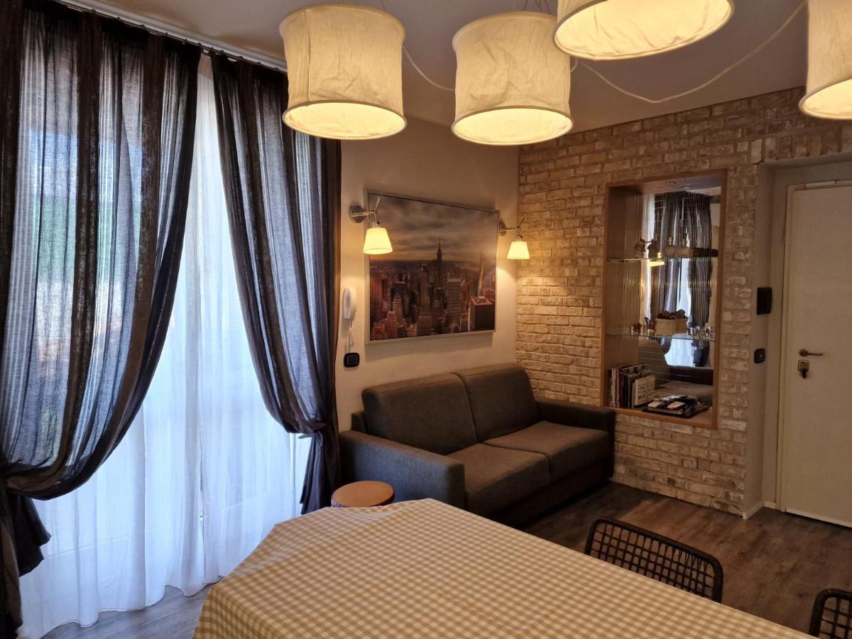 Desenzano Luxury Apartment Desenzano del Garda Luaran gambar