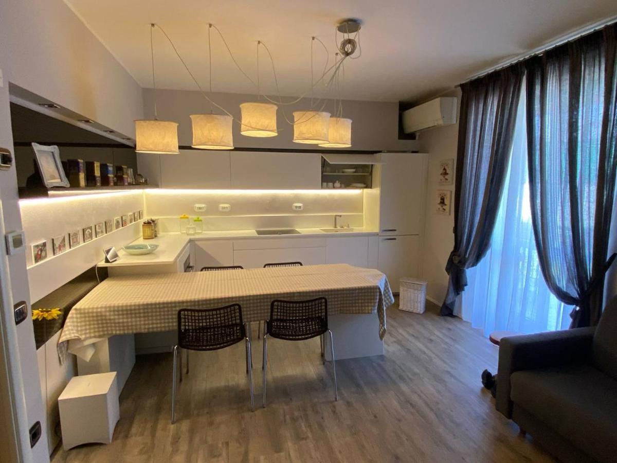 Desenzano Luxury Apartment Desenzano del Garda Luaran gambar