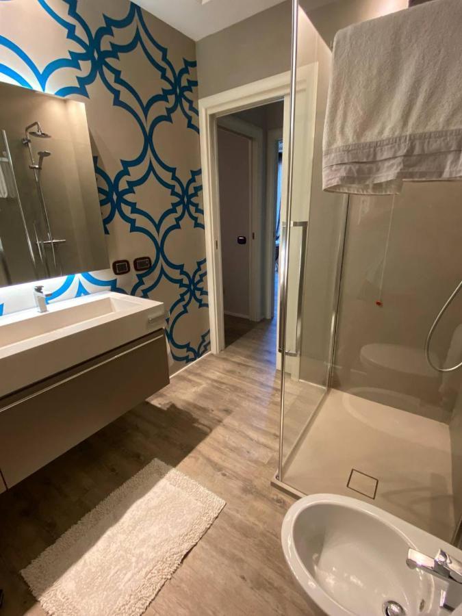 Desenzano Luxury Apartment Desenzano del Garda Luaran gambar